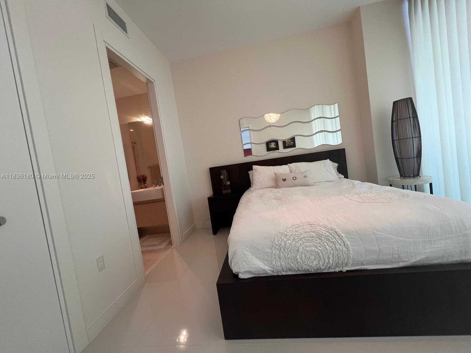 Small Image of 200 BISCAYNE BOULEVARD WAY #4603, Miami Number 17