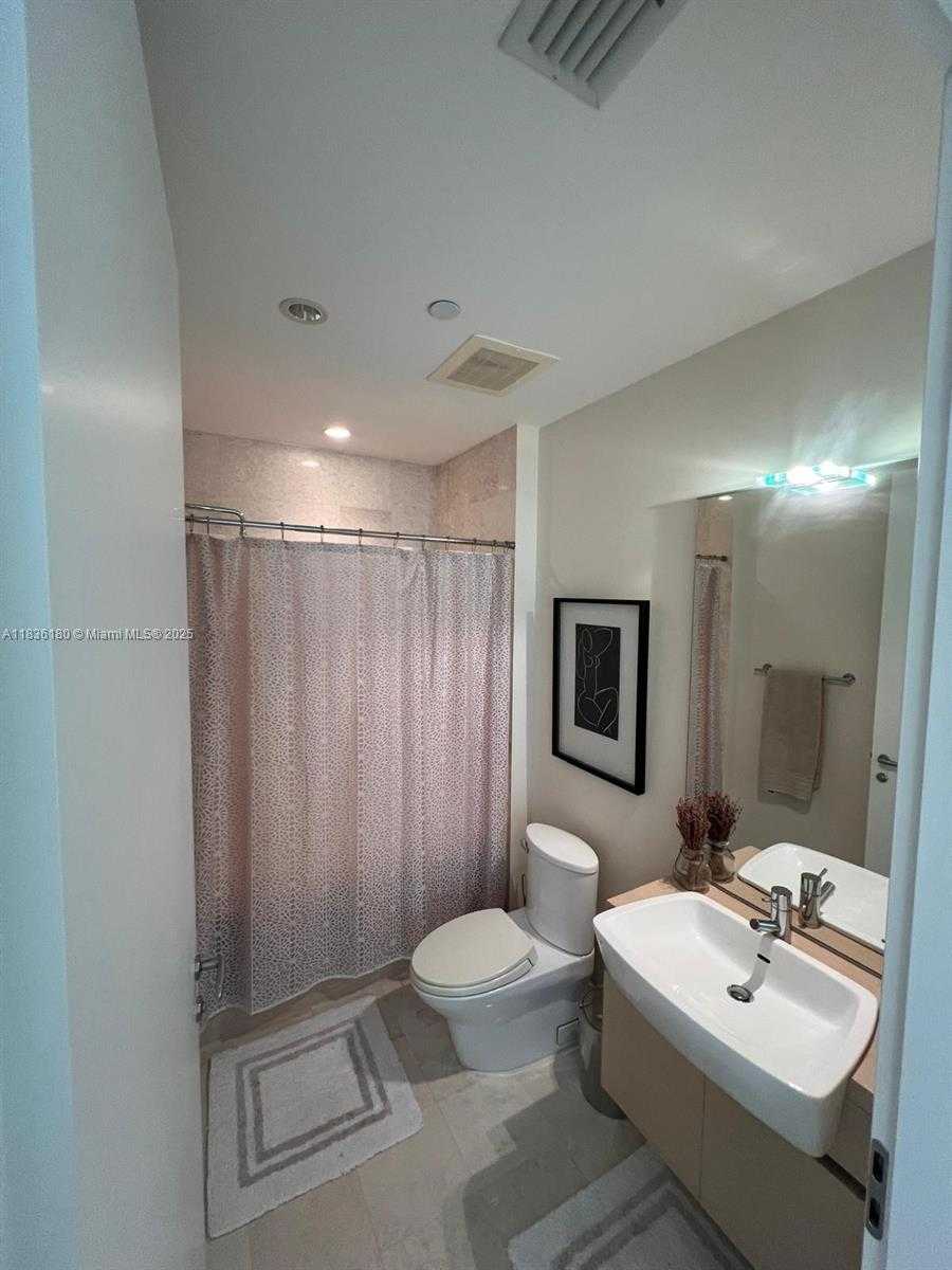 Small Image of 200 BISCAYNE BOULEVARD WAY #4603, Miami Number 19