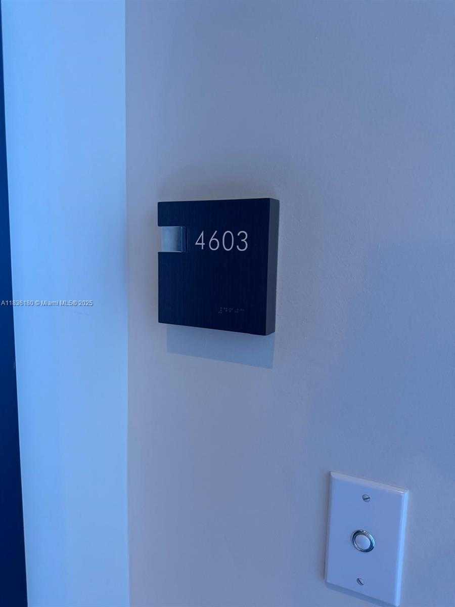 Small Image of 200 BISCAYNE BOULEVARD WAY #4603, Miami Number 32