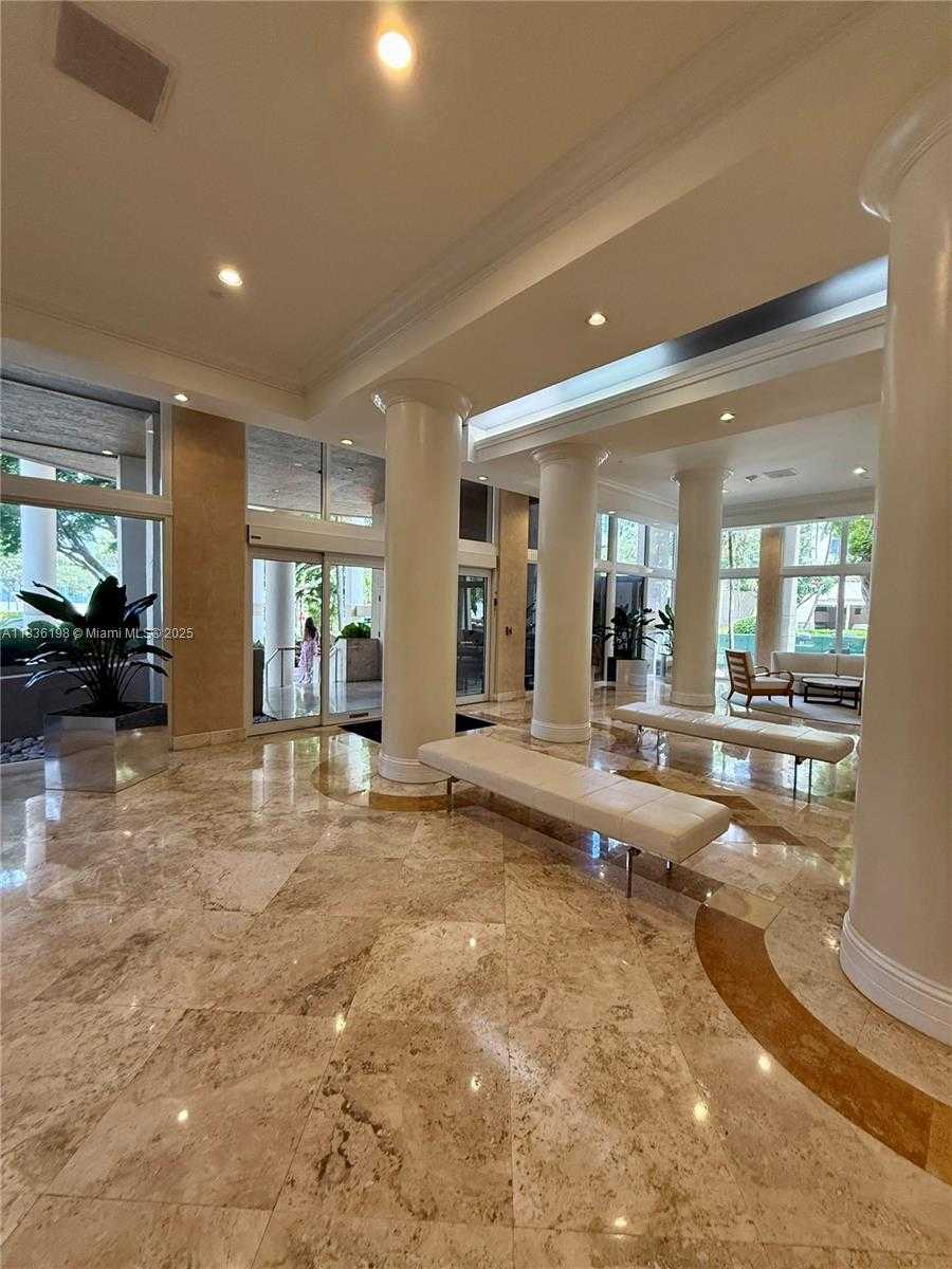 Small Image of 770 CLAUGHTON ISLAND DR #1503, Miami Number 4