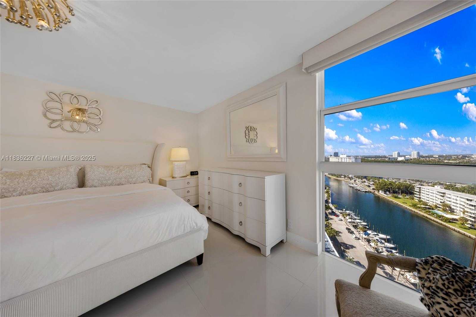 Small Image of 100 BAYVIEW DR #1905, Sunny Isles Beach Number 19