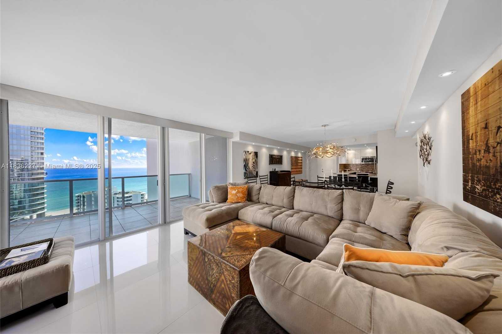 Small Image of 100 BAYVIEW DR #1905, Sunny Isles Beach Number 9