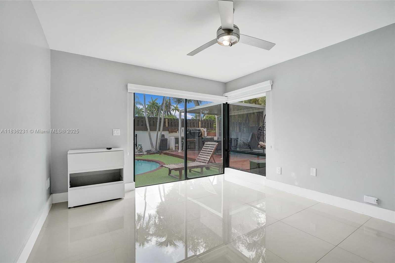 Small Image of 1000 NORTH EAST 204 LN #D, Miami Number 10