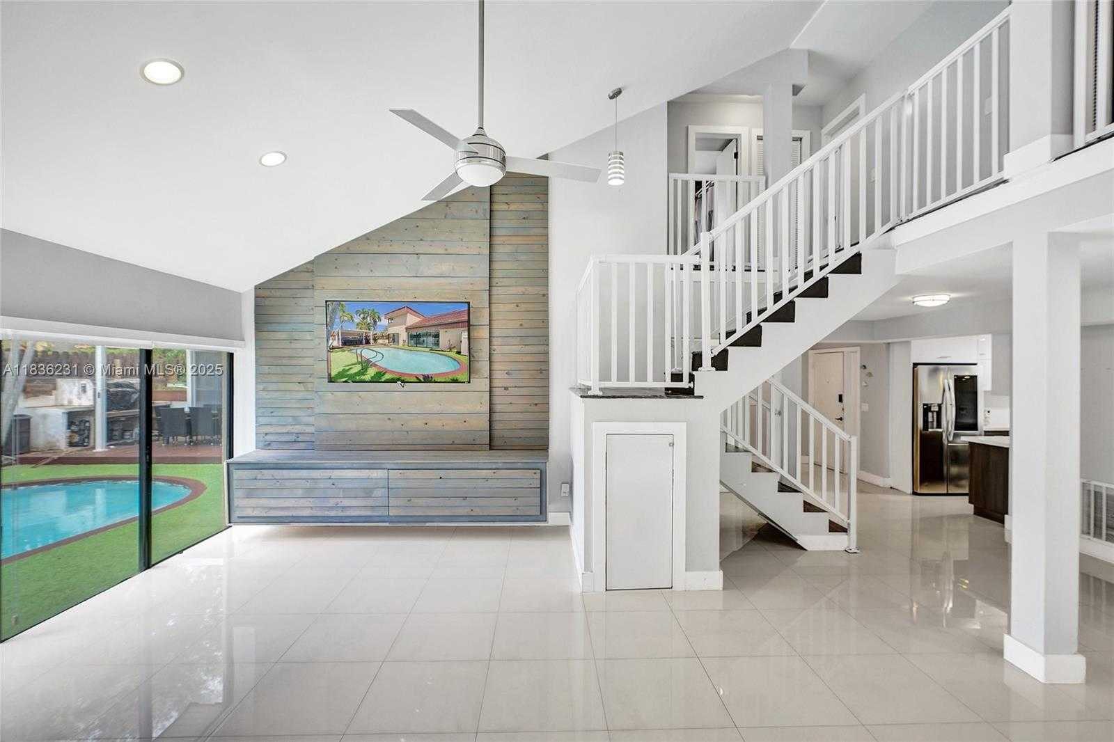 Small Image of 1000 NORTH EAST 204 LN #D, Miami Number 12