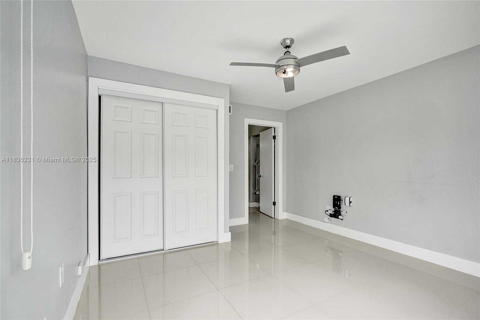 Small Image of 1000 NORTH EAST 204 LN #D, Miami Number 19