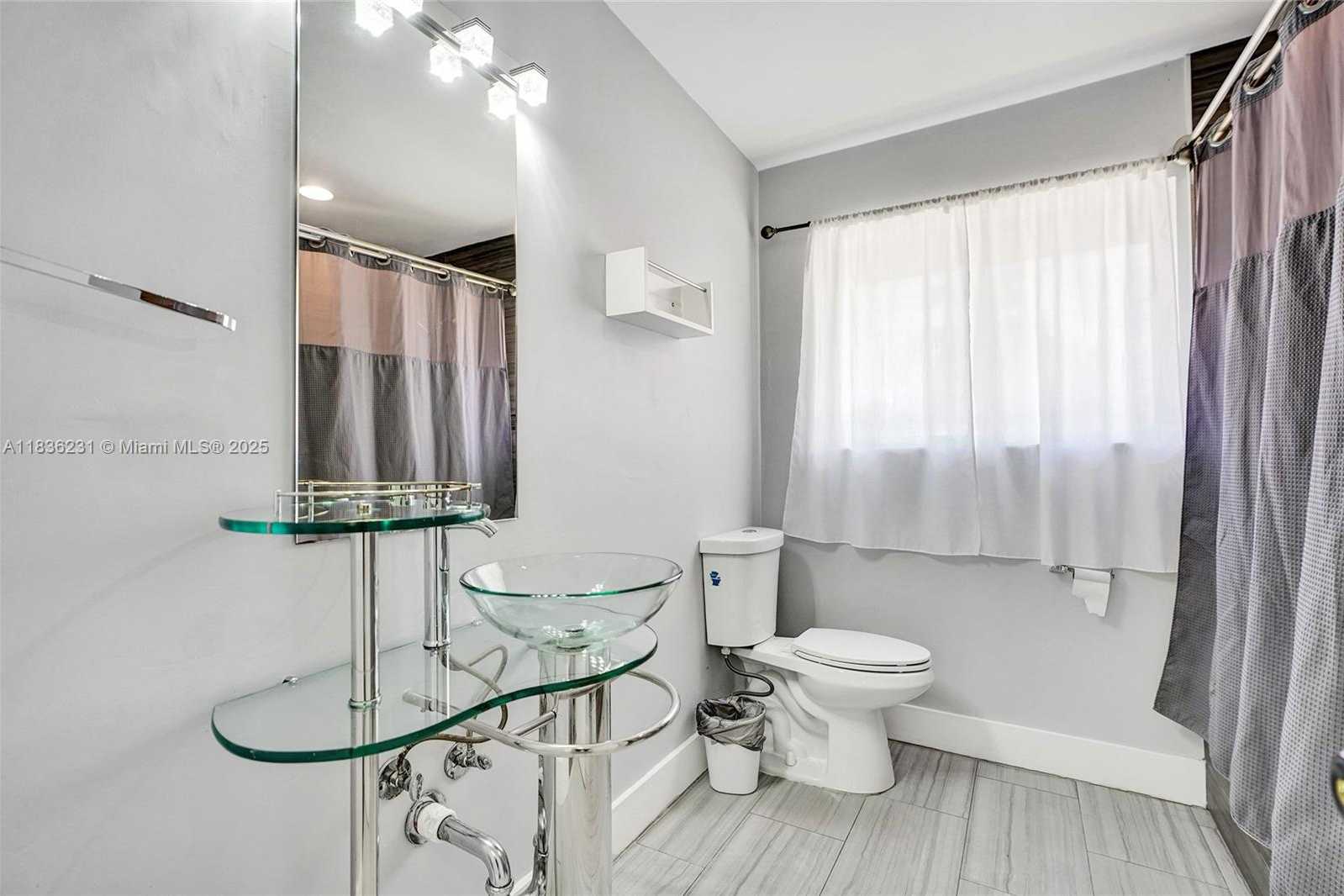Small Image of 1000 NORTH EAST 204 LN #D, Miami Number 27