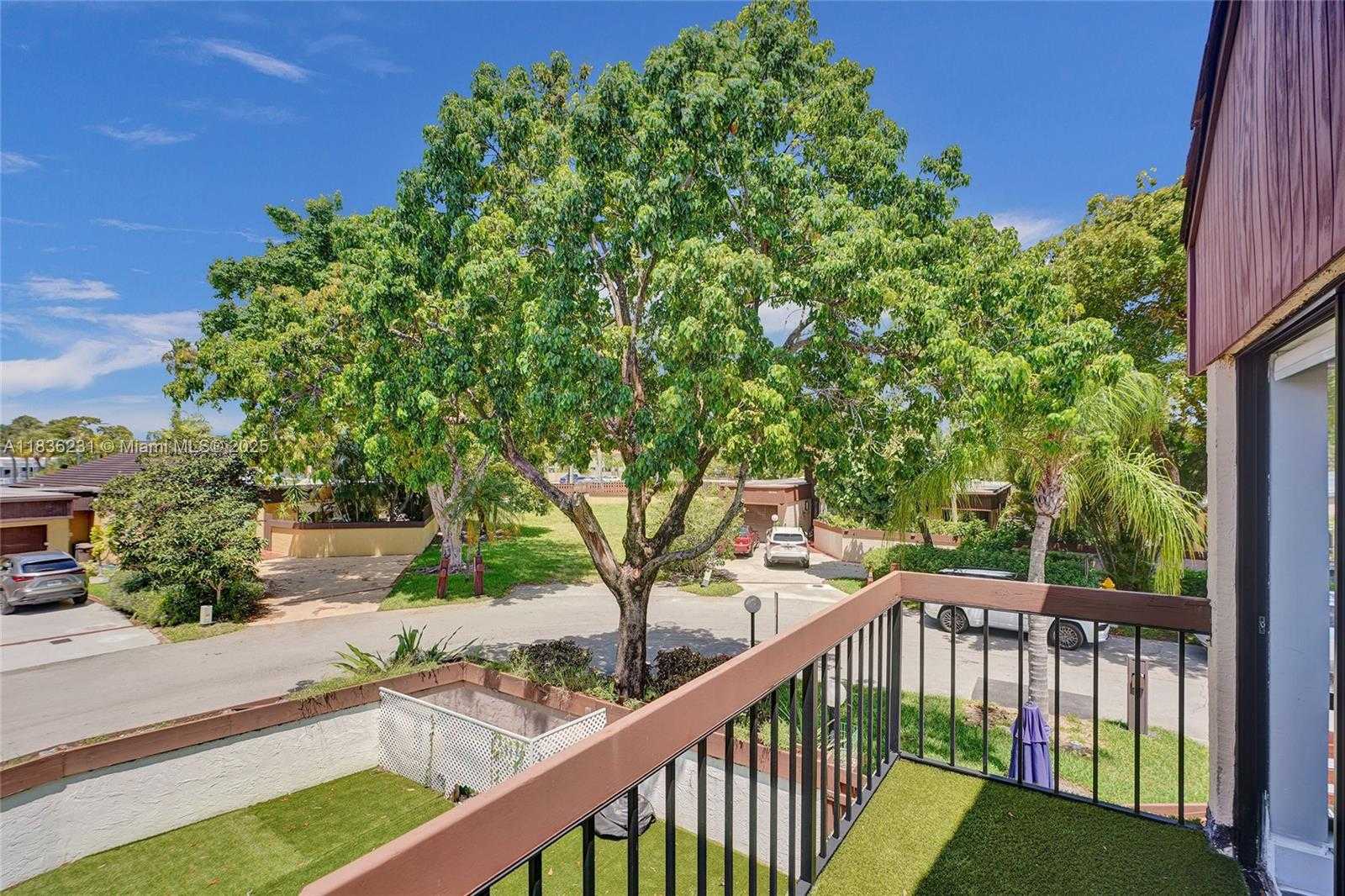 Small Image of 1000 NORTH EAST 204 LN #D, Miami Number 33