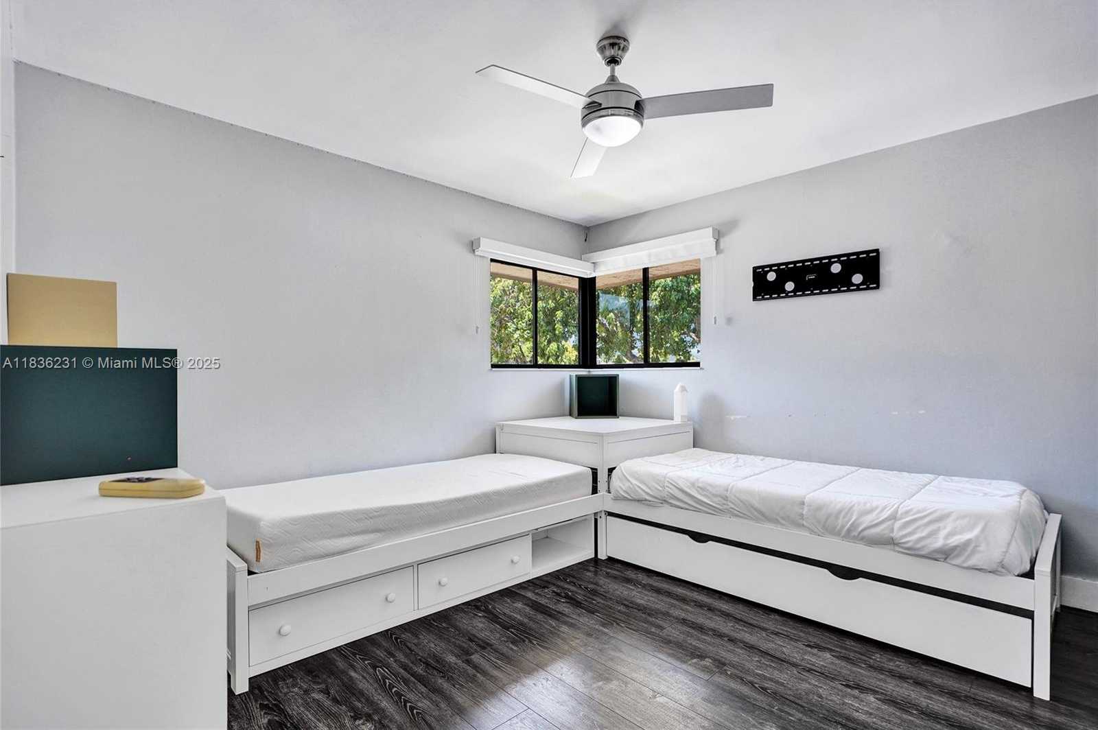 Small Image of 1000 NORTH EAST 204 LN #D, Miami Number 35