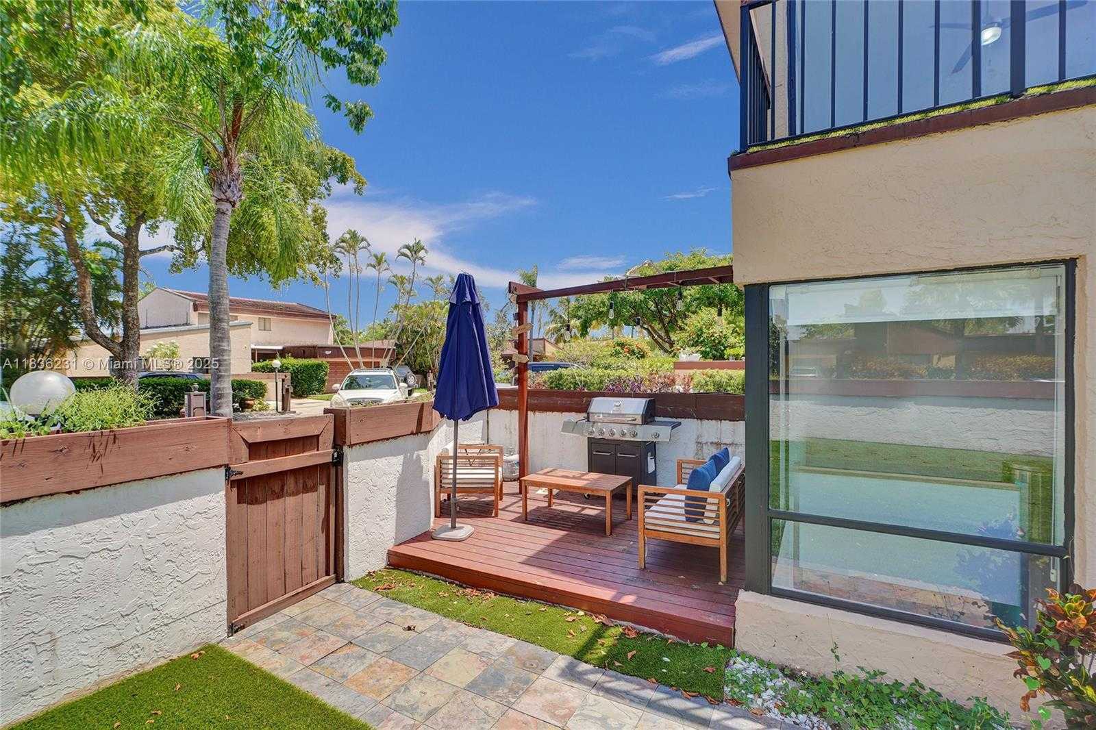 Small Image of 1000 NORTH EAST 204 LN #D, Miami Number 45