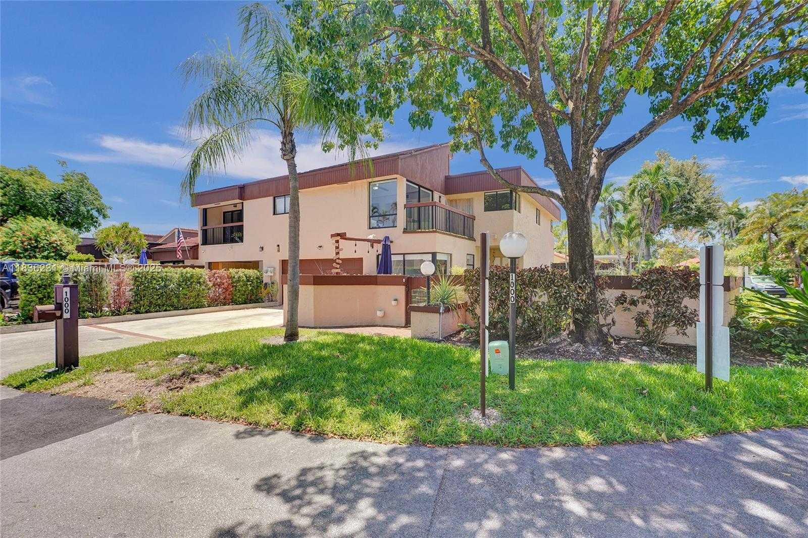 Small Image of 1000 NORTH EAST 204 LN #D, Miami Number 56