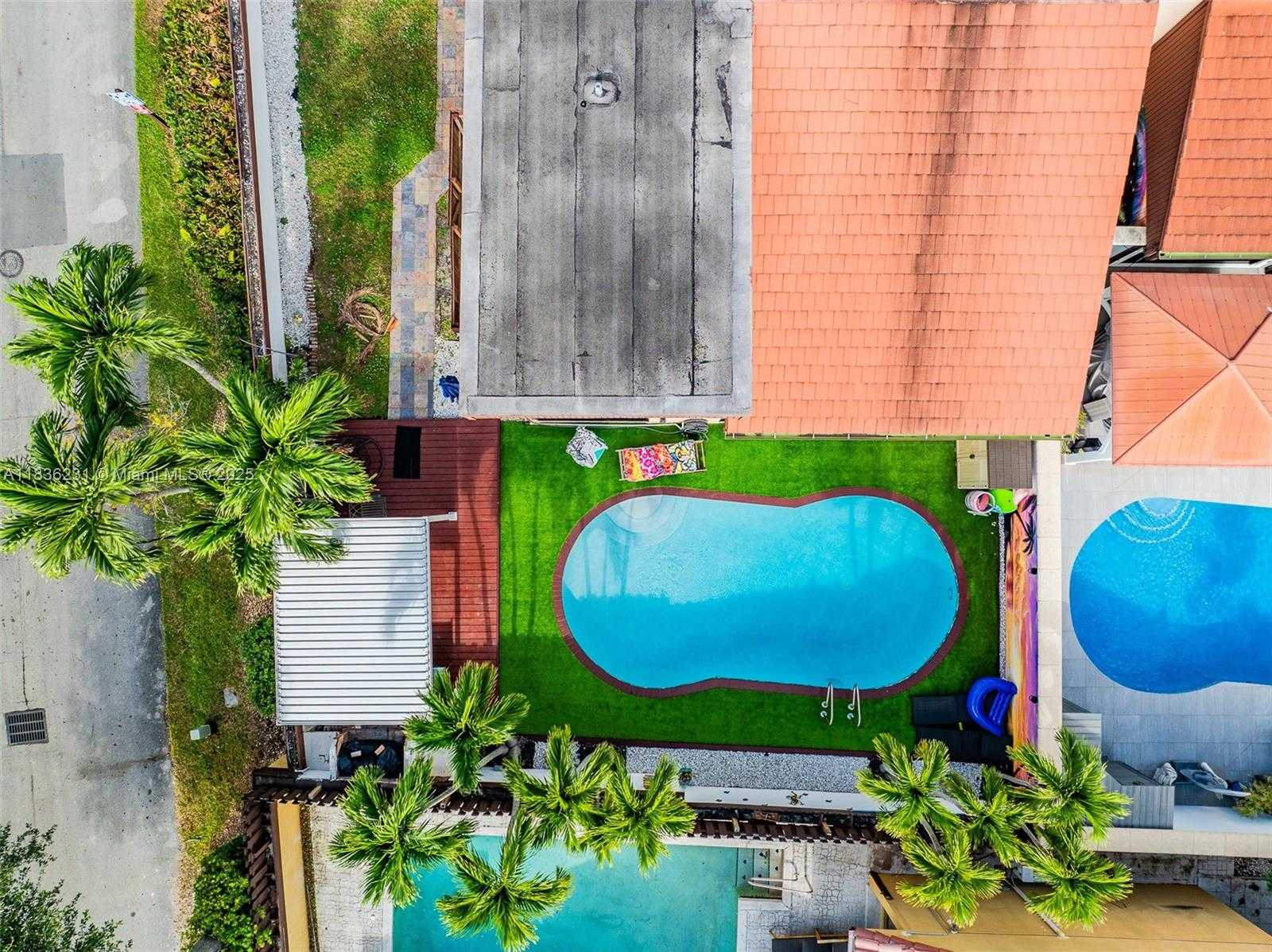 Small Image of 1000 NORTH EAST 204 LN #D, Miami Number 60
