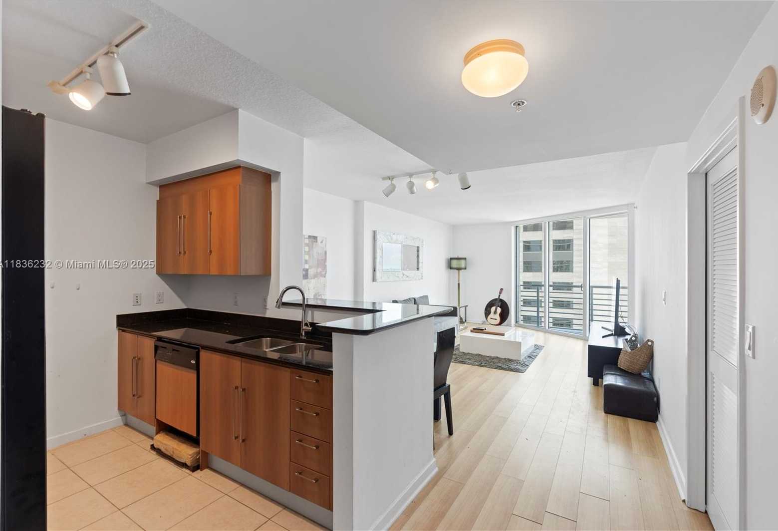 Small Image of 335 SOUTH BISCAYNE BLVD #3410, Miami Number 12