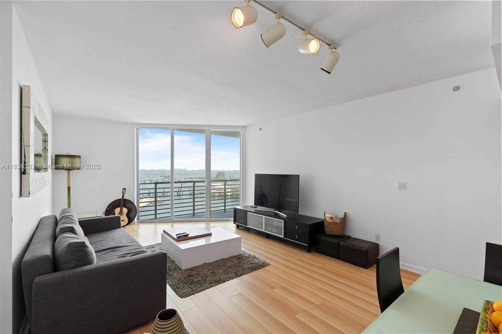 Small Image of 335 SOUTH BISCAYNE BLVD #3410, Miami Number 15