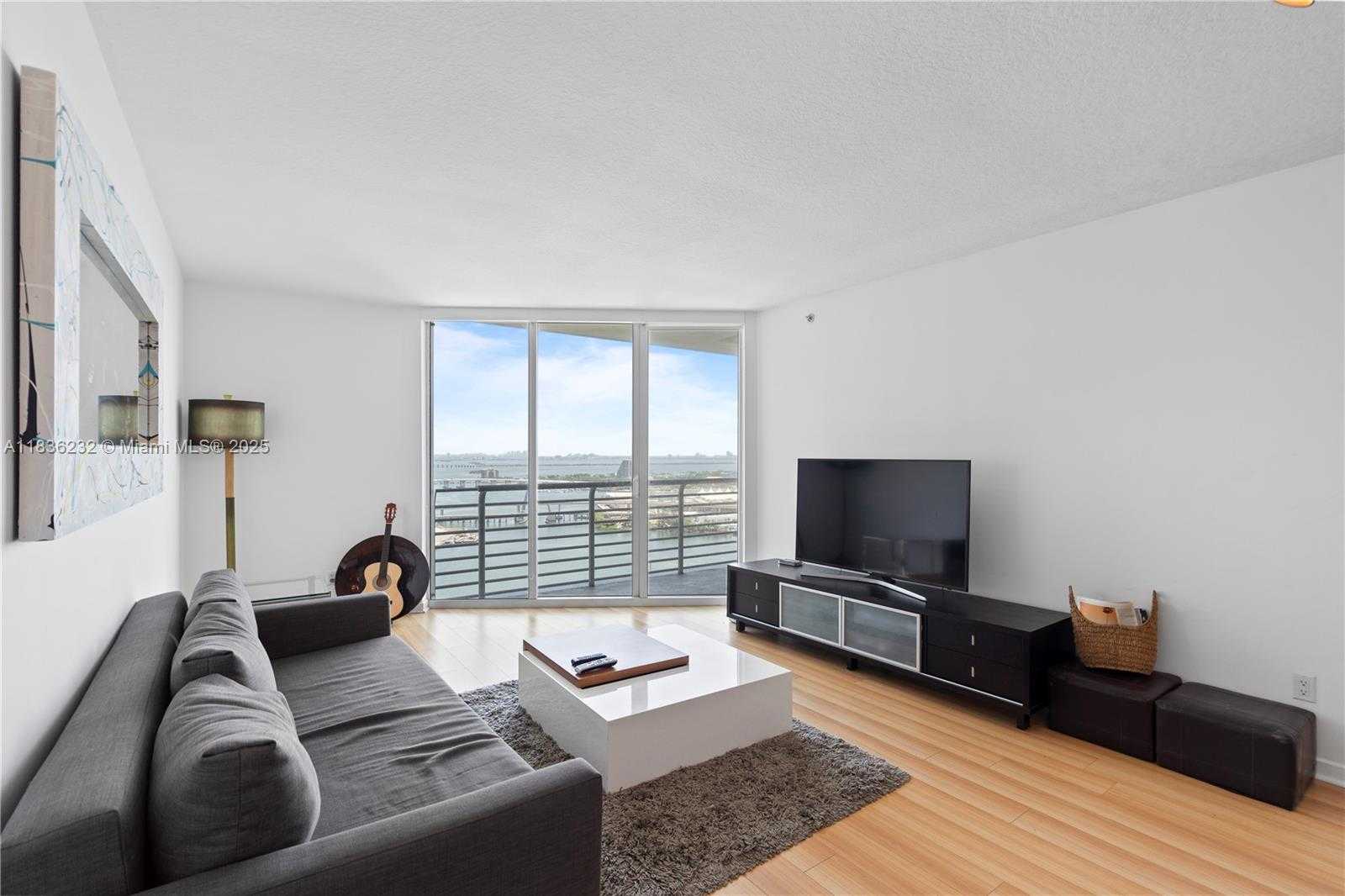 Small Image of 335 SOUTH BISCAYNE BLVD #3410, Miami Number 16