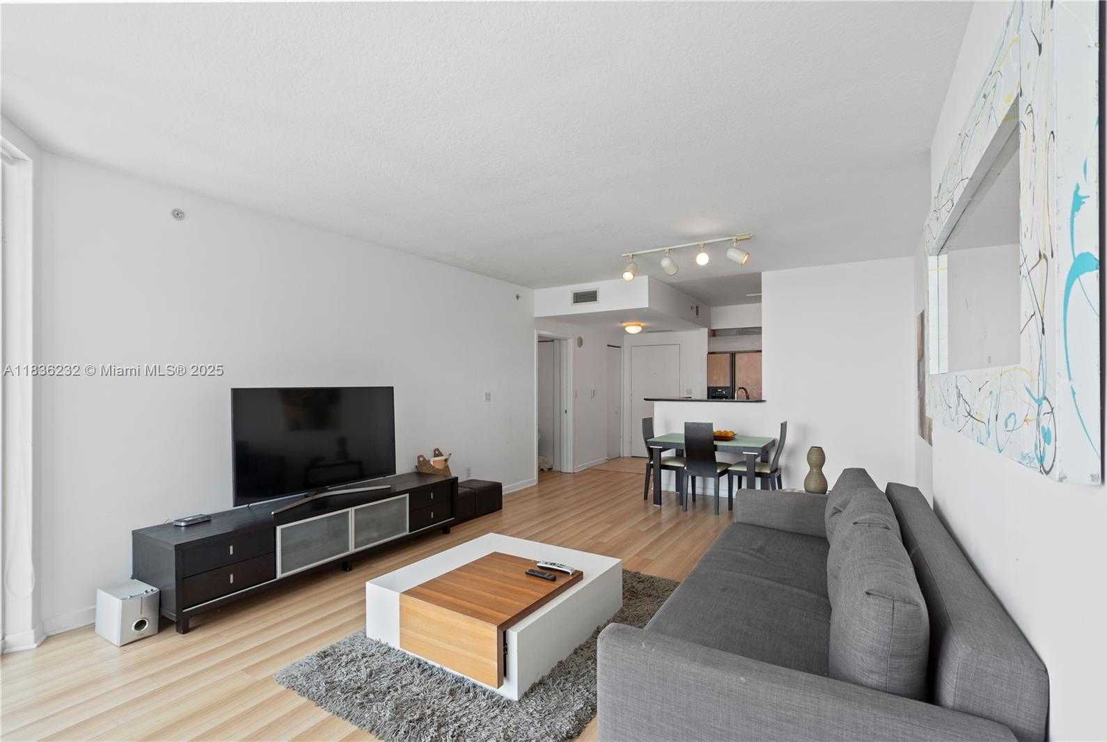 Small Image of 335 SOUTH BISCAYNE BLVD #3410, Miami Number 19