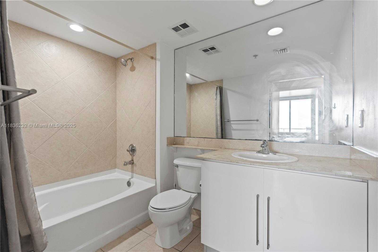 Small Image of 335 SOUTH BISCAYNE BLVD #3410, Miami Number 31