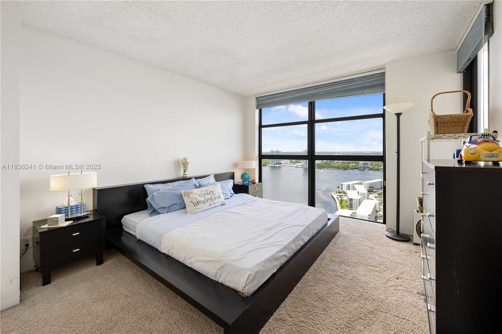 Small Image of 1000 WEST ISLAND BLVD #2909, Aventura Number 14
