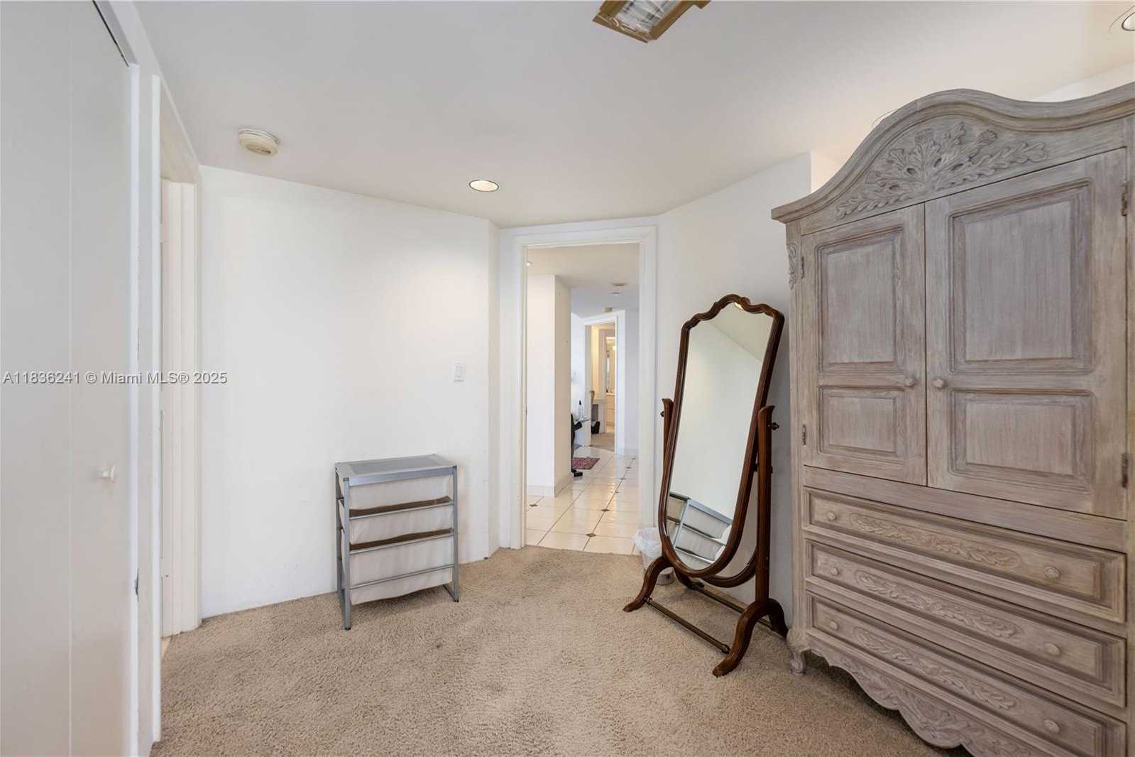 Small Image of 1000 WEST ISLAND BLVD #2909, Aventura Number 15