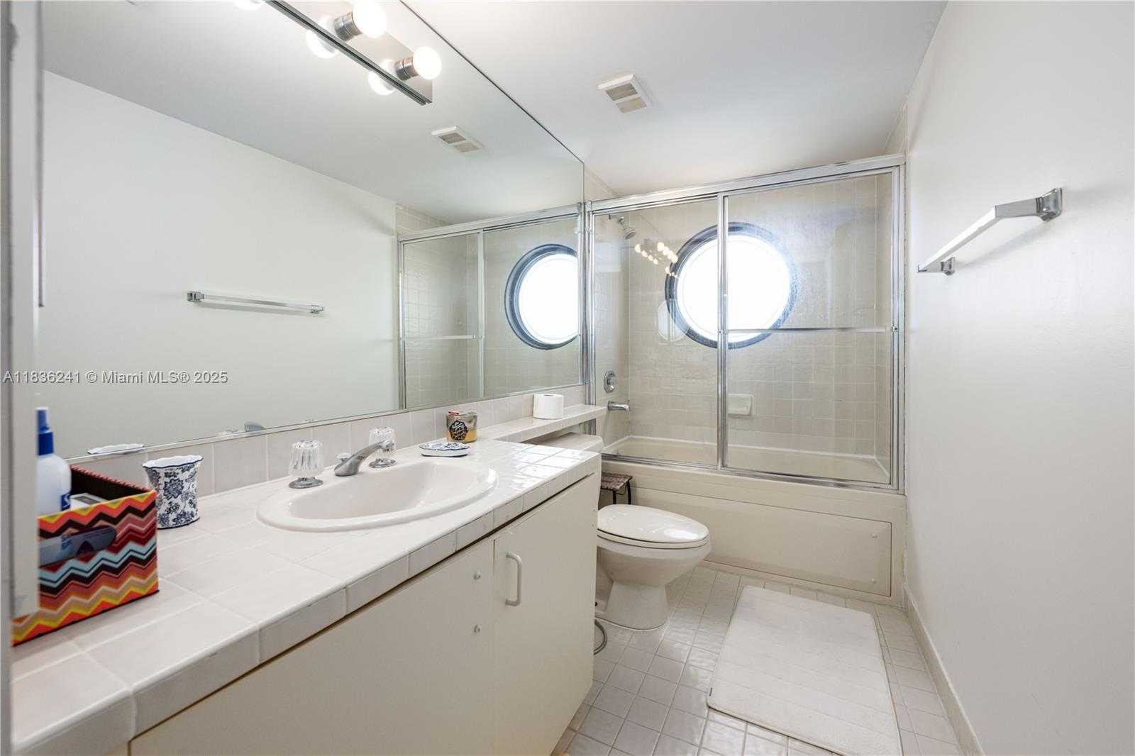 Small Image of 1000 WEST ISLAND BLVD #2909, Aventura Number 16