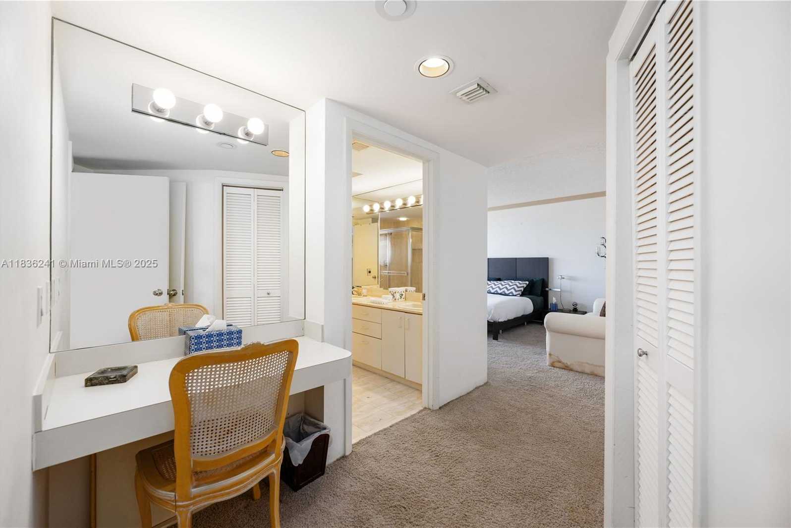 Small Image of 1000 WEST ISLAND BLVD #2909, Aventura Number 17