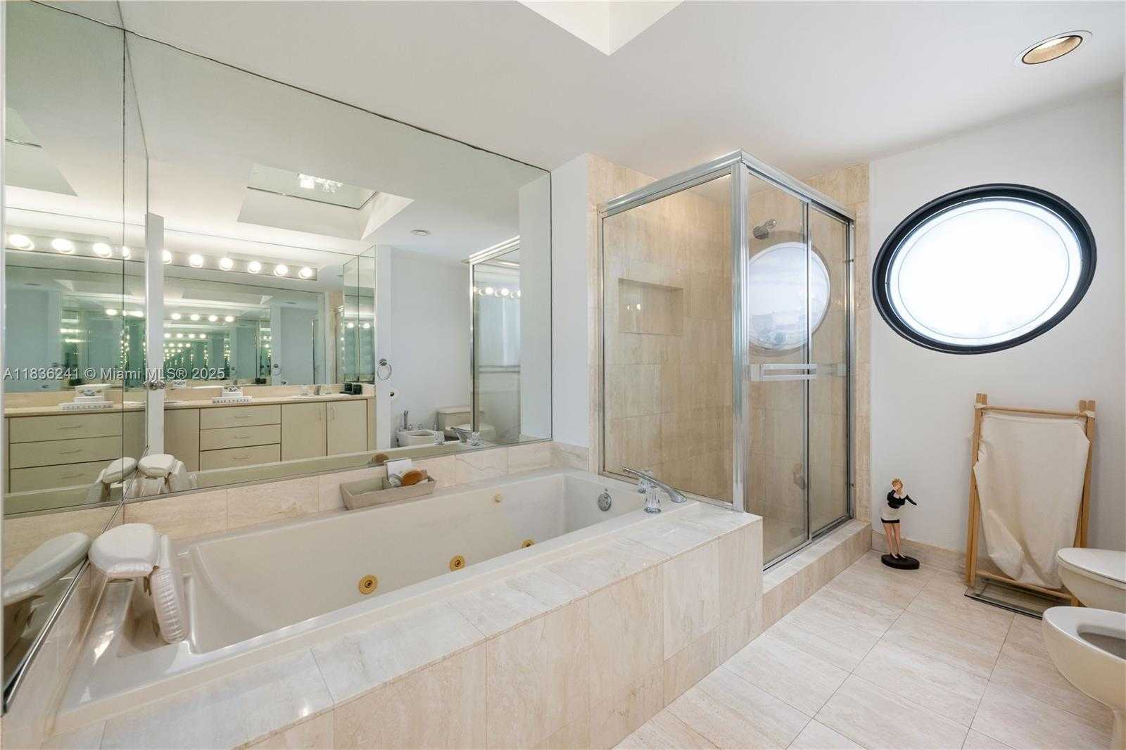 Small Image of 1000 WEST ISLAND BLVD #2909, Aventura Number 19