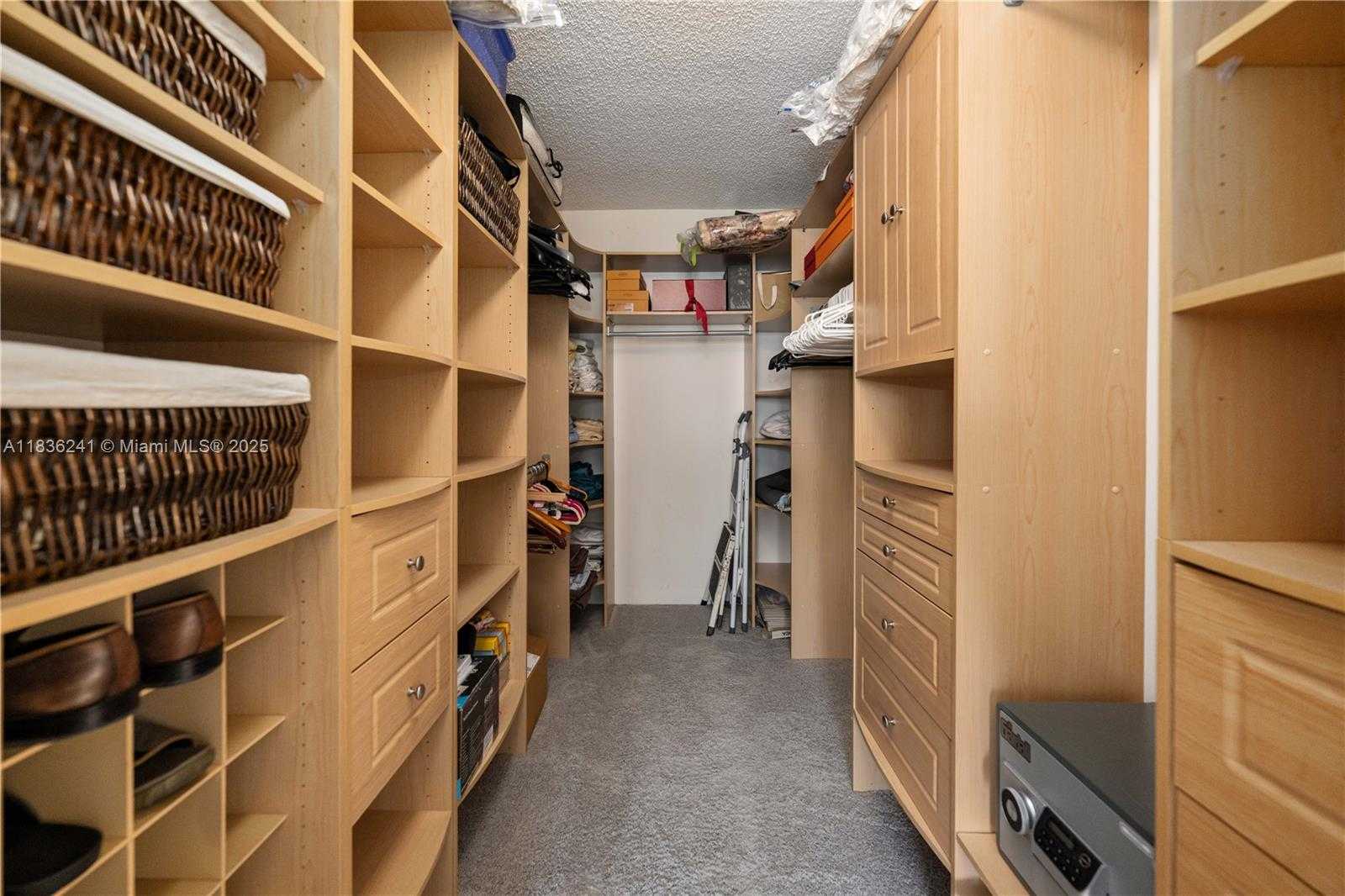 Small Image of 1000 WEST ISLAND BLVD #2909, Aventura Number 20