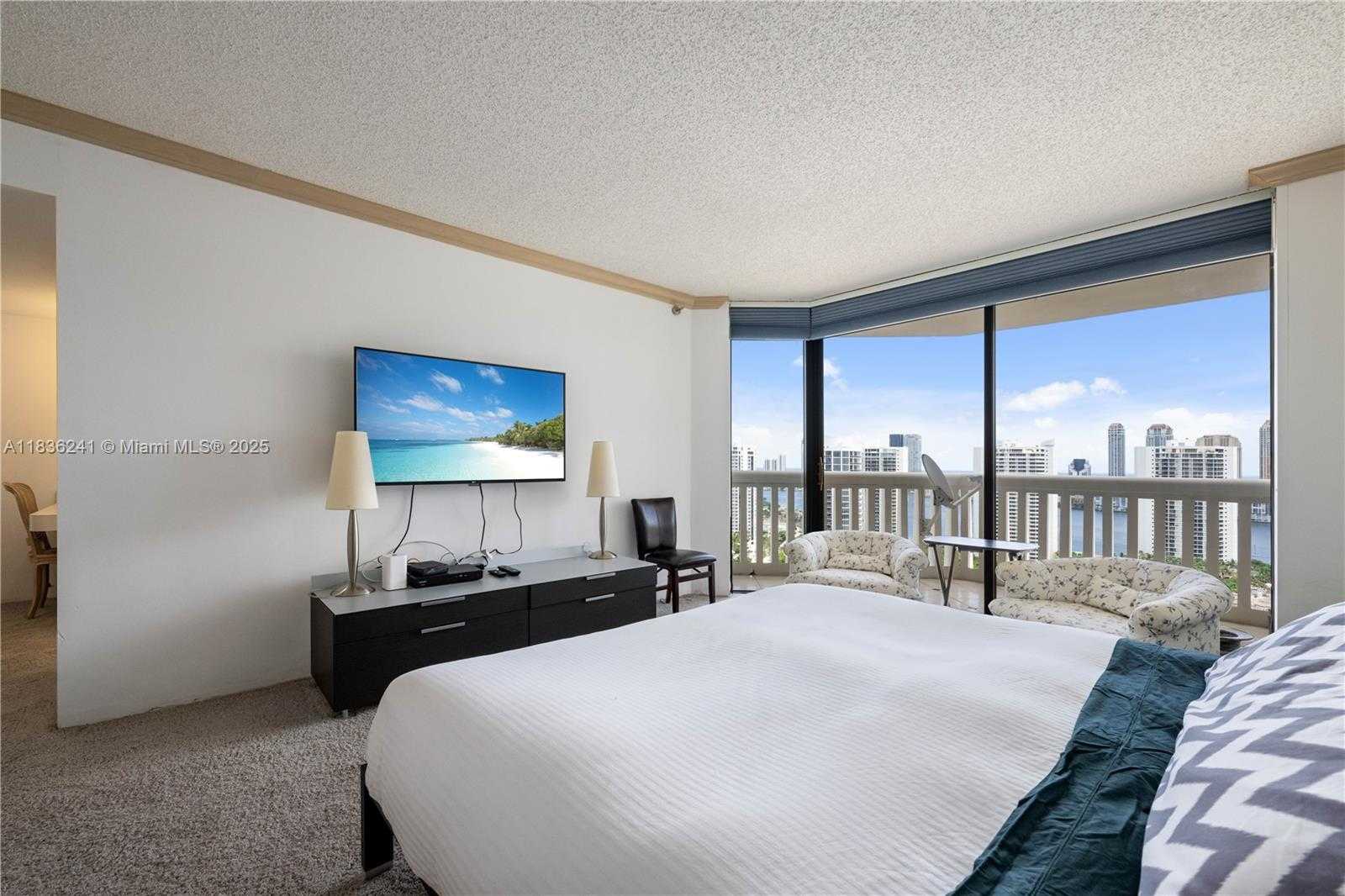 Small Image of 1000 WEST ISLAND BLVD #2909, Aventura Number 22