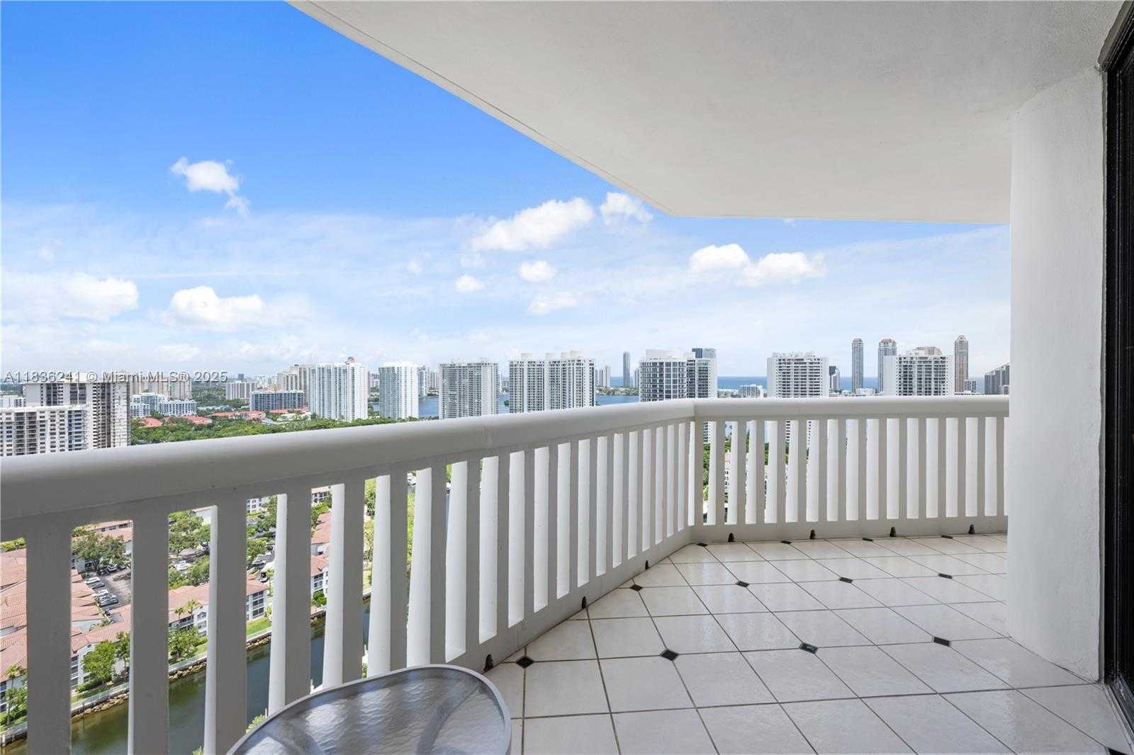 Small Image of 1000 WEST ISLAND BLVD #2909, Aventura Number 24