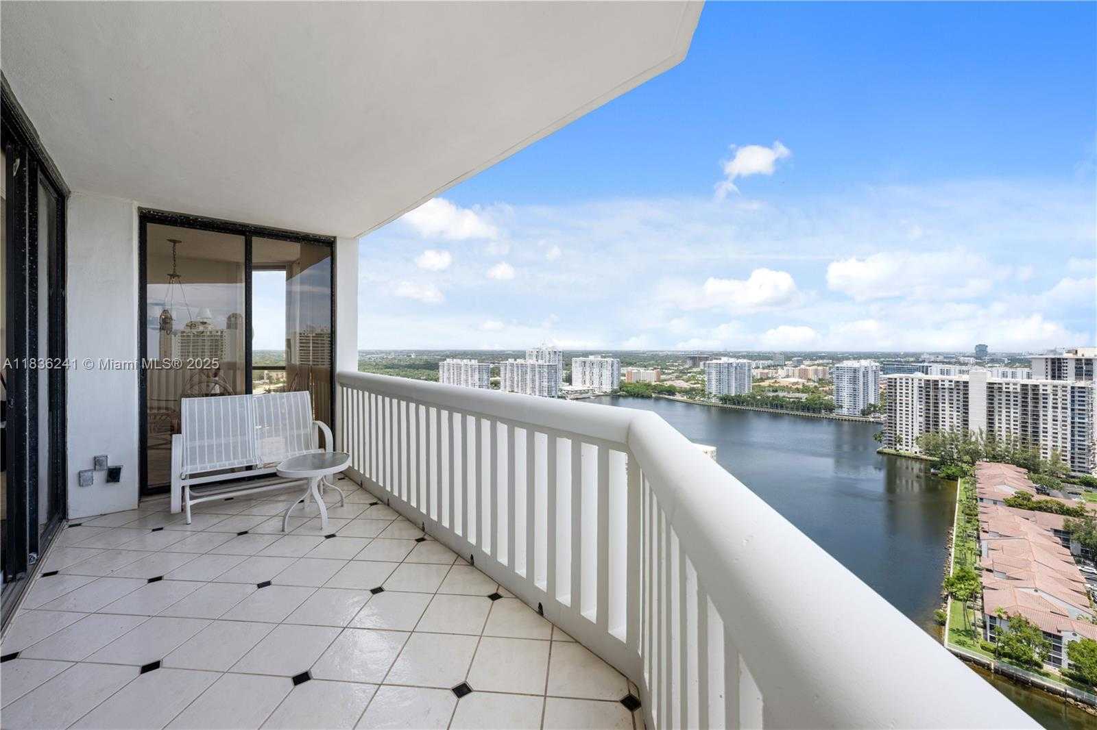 Small Image of 1000 WEST ISLAND BLVD #2909, Aventura Number 25