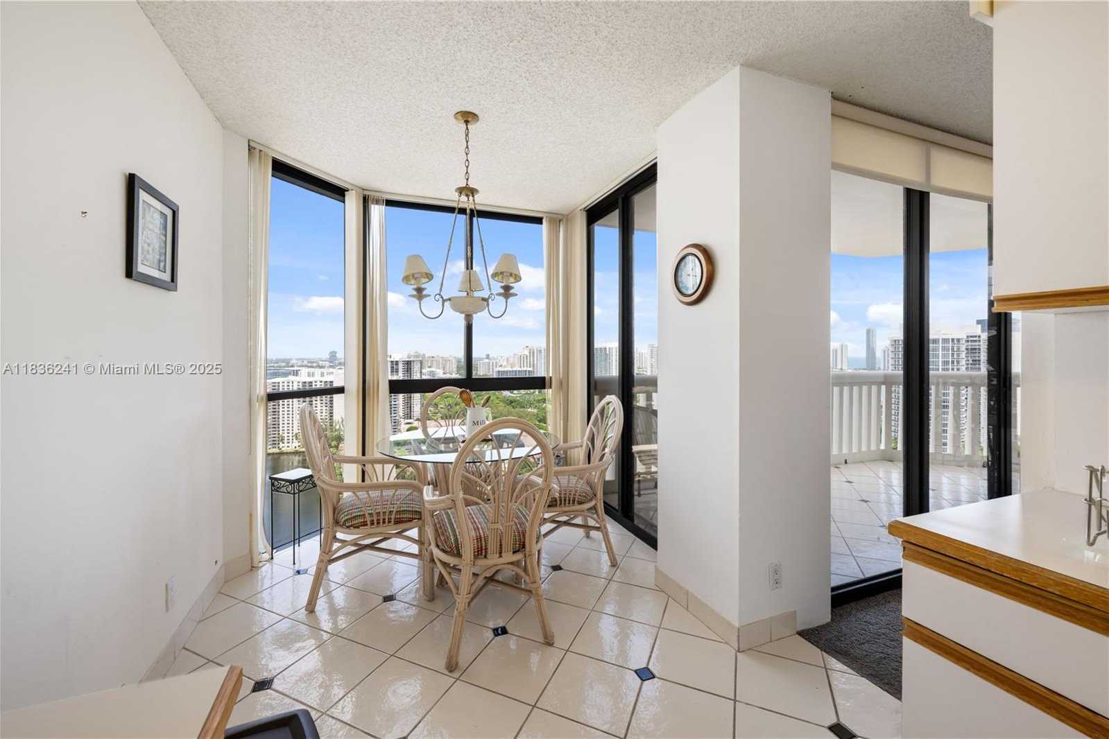 Small Image of 1000 WEST ISLAND BLVD #2909, Aventura Number 9