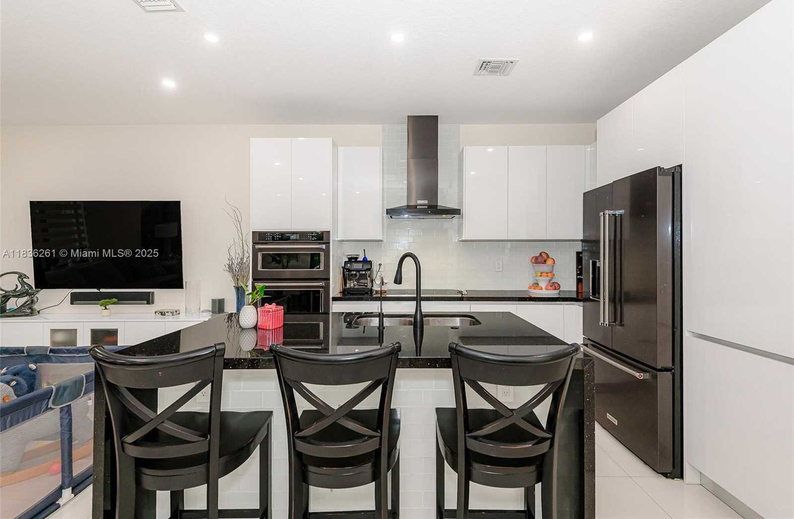 Small Image of 401 SOUTH WEST 91ST AVE, Miami Number 13