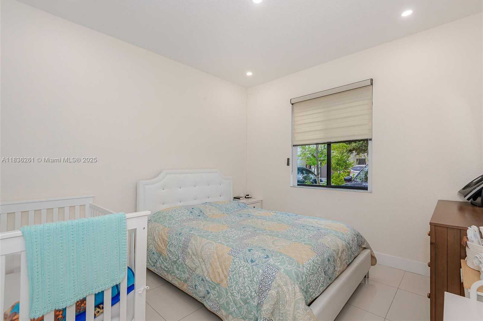 Small Image of 401 SOUTH WEST 91ST AVE, Miami Number 14