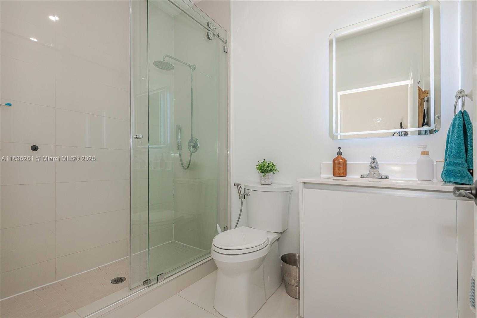 Small Image of 401 SOUTH WEST 91ST AVE, Miami Number 16