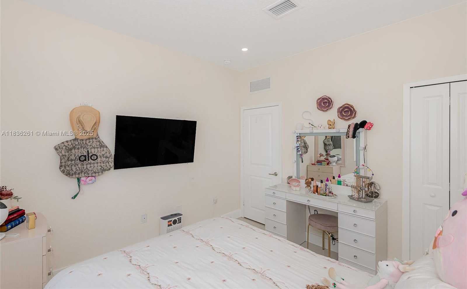 Small Image of 401 SOUTH WEST 91ST AVE, Miami Number 18