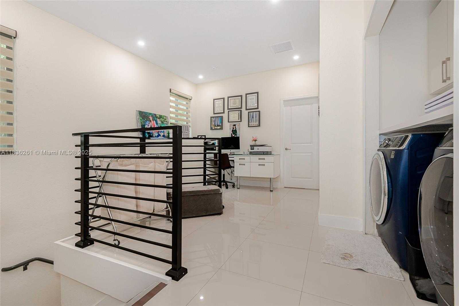 Small Image of 401 SOUTH WEST 91ST AVE, Miami Number 27