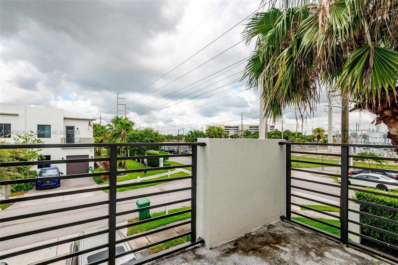 Small Image of 401 SOUTH WEST 91ST AVE, Miami Number 28