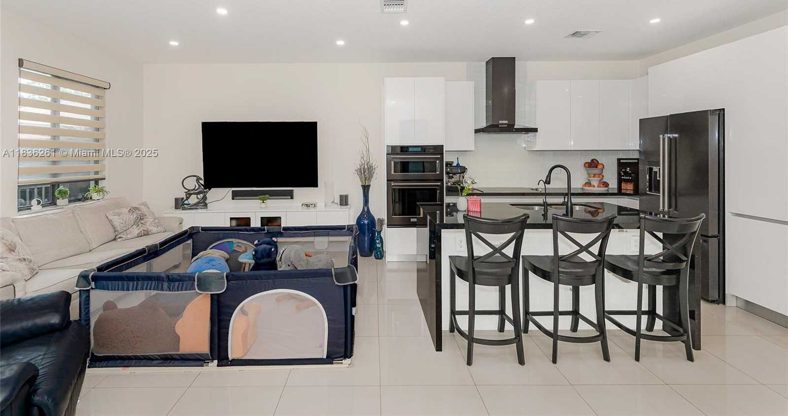 Small Image of 401 SOUTH WEST 91ST AVE, Miami Number 4