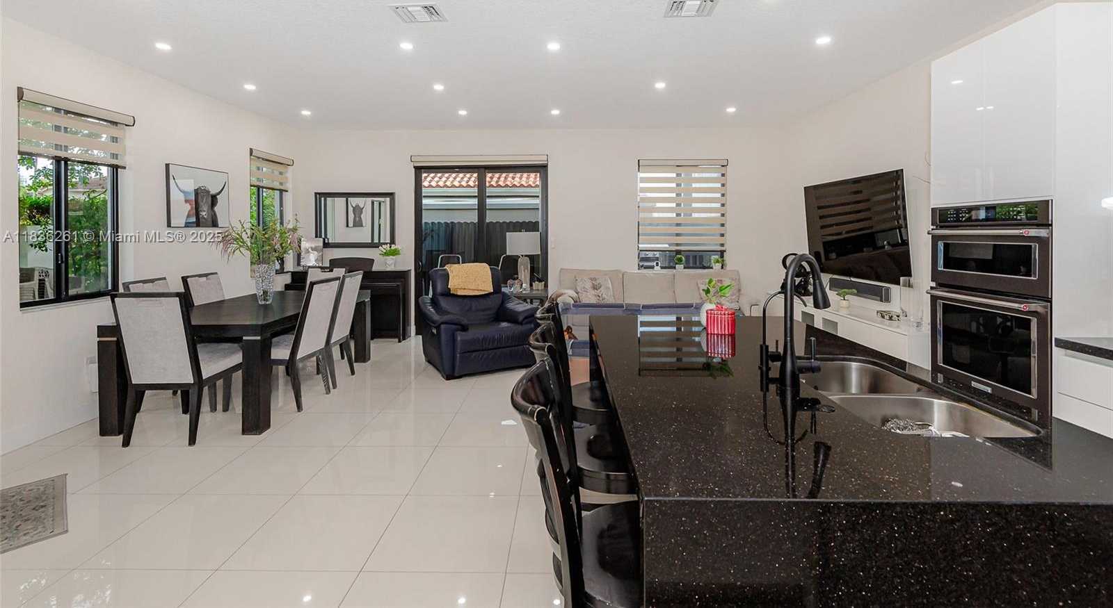 Small Image of 401 SOUTH WEST 91ST AVE, Miami Number 6