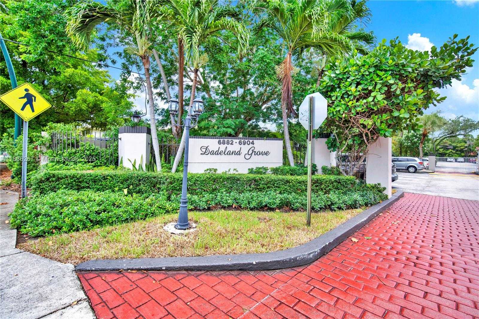 Small Image of 6886 NORTH KENDALL DR #D102, Pinecrest Number 3