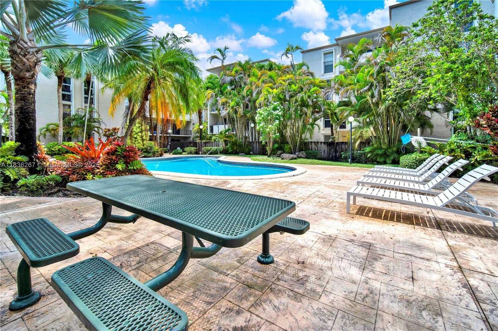 Small Image of 6886 NORTH KENDALL DR #D102, Pinecrest Number 30