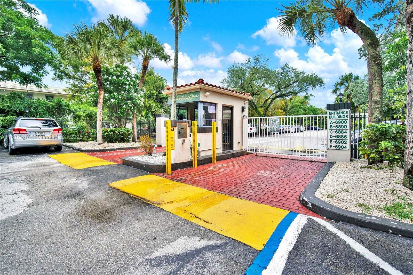 Small Image of 6886 NORTH KENDALL DR #D102, Pinecrest Number 35