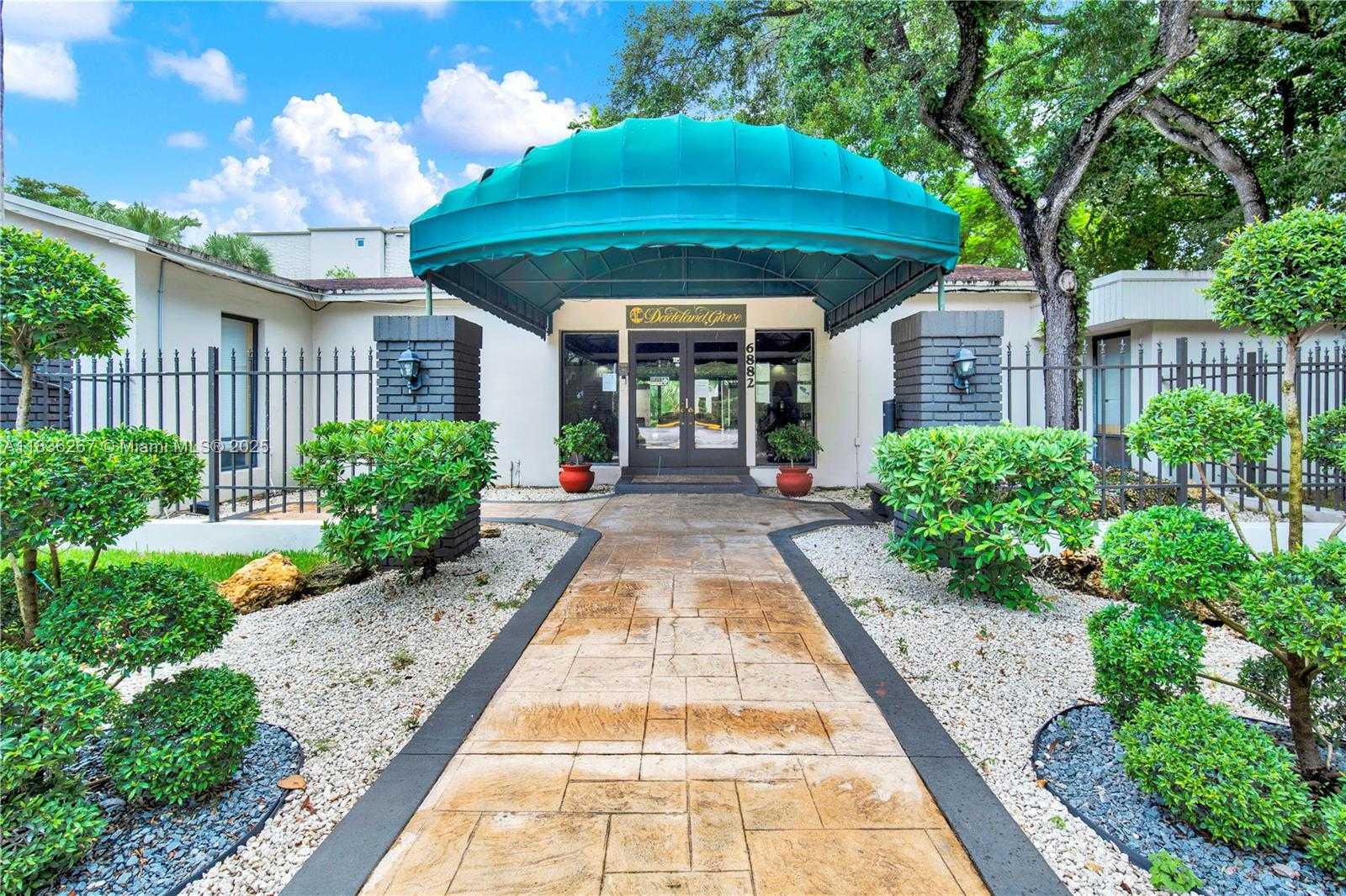 Small Image of 6886 NORTH KENDALL DR #D102, Pinecrest Number 5