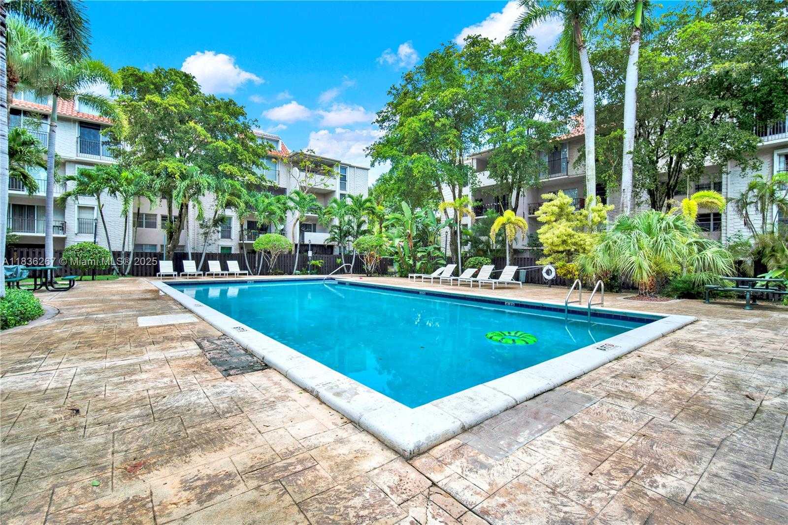 Small Image of 6886 NORTH KENDALL DR #D102, Pinecrest Number 7