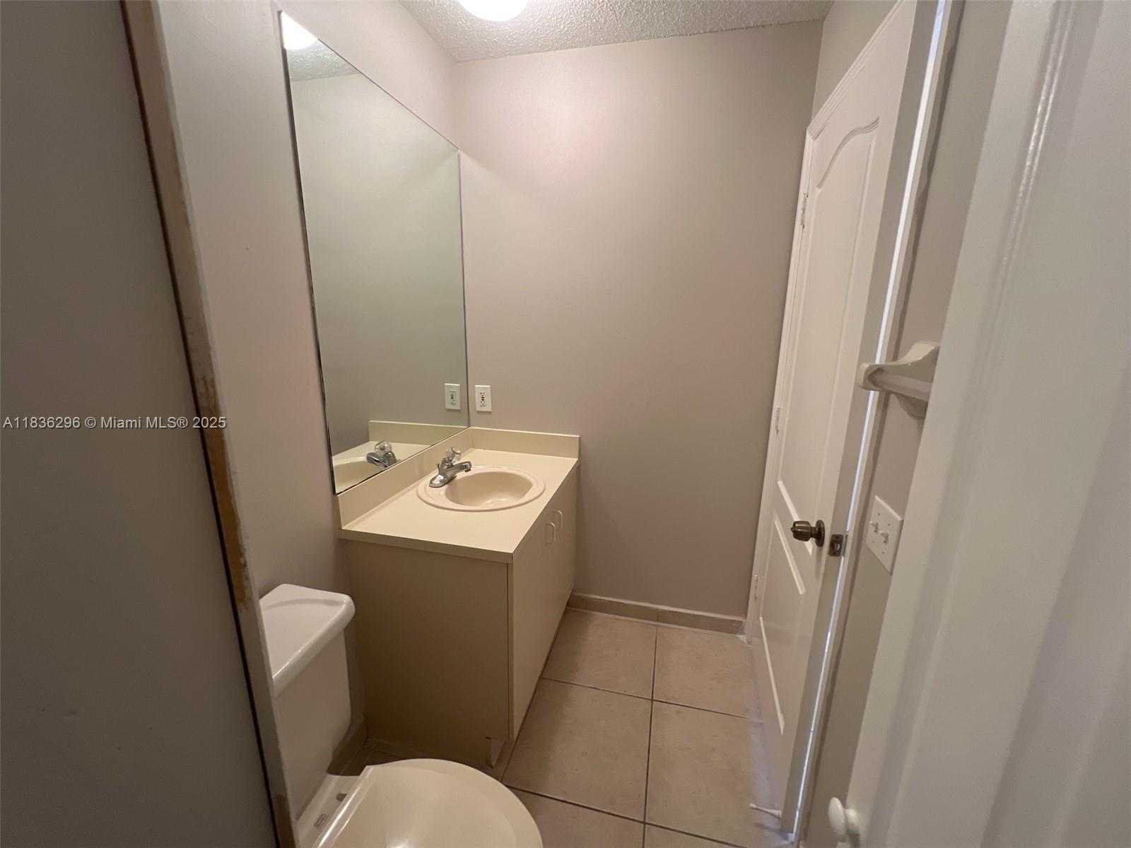 Small Image of 6865 SOUTH WEST 158TH PL, Miami Number 11