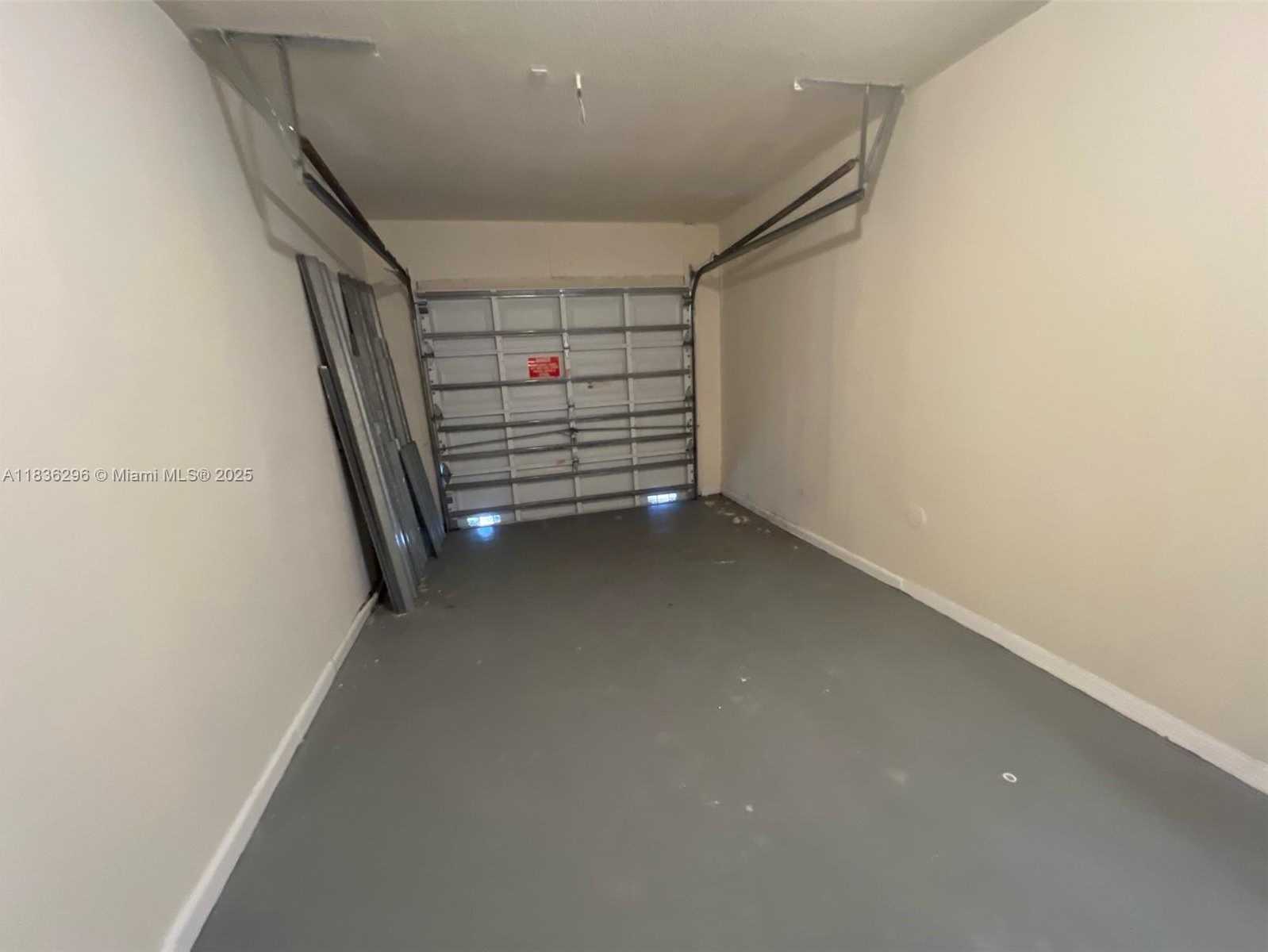 Small Image of 6865 SOUTH WEST 158TH PL, Miami Number 30
