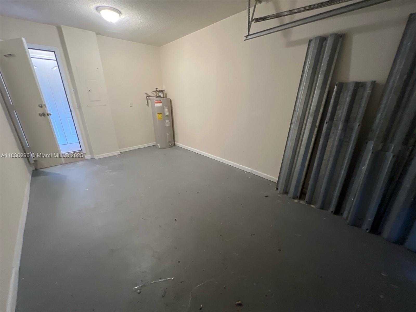 Small Image of 6865 SOUTH WEST 158TH PL, Miami Number 31