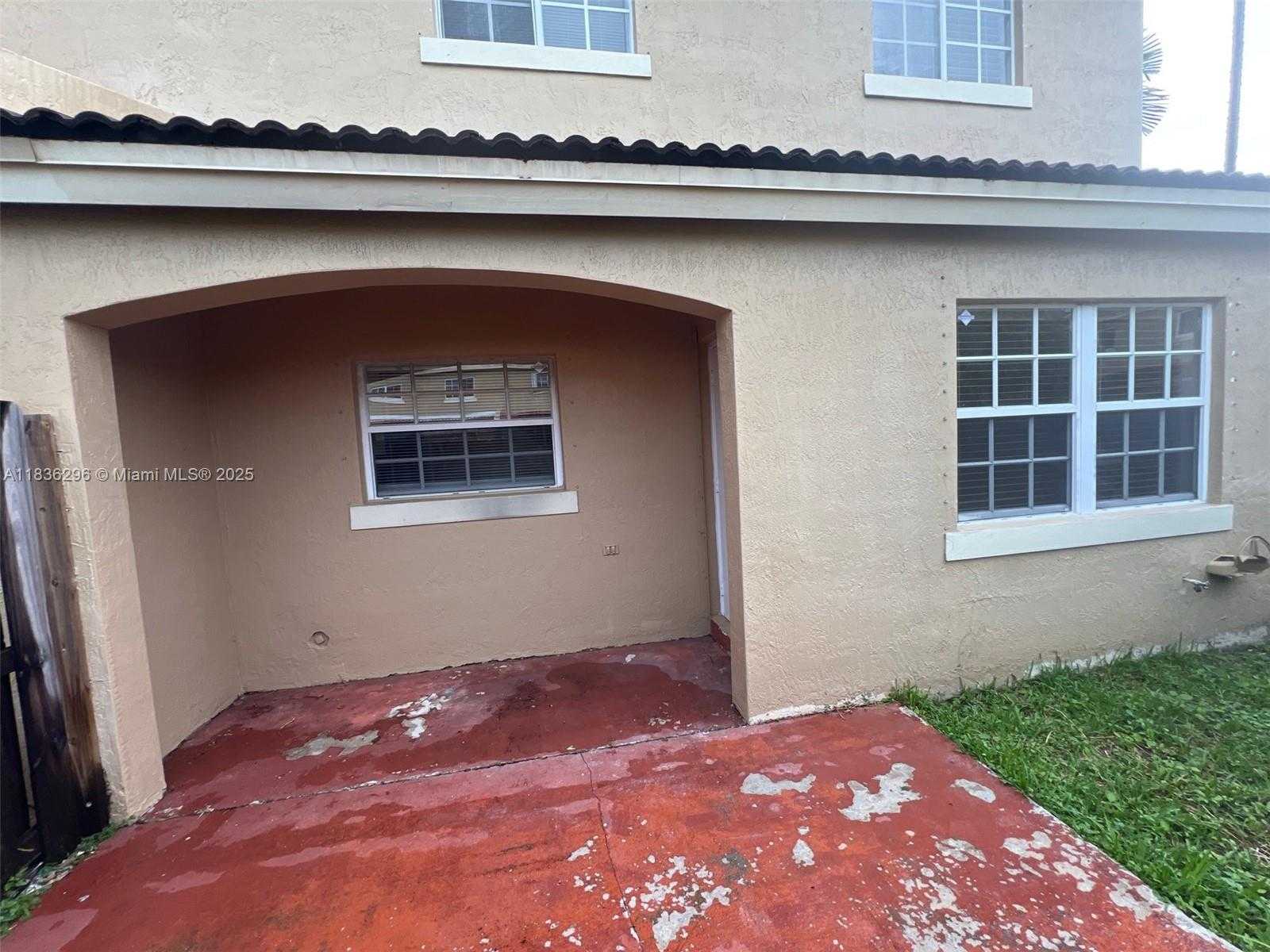 Small Image of 6865 SOUTH WEST 158TH PL, Miami Number 32