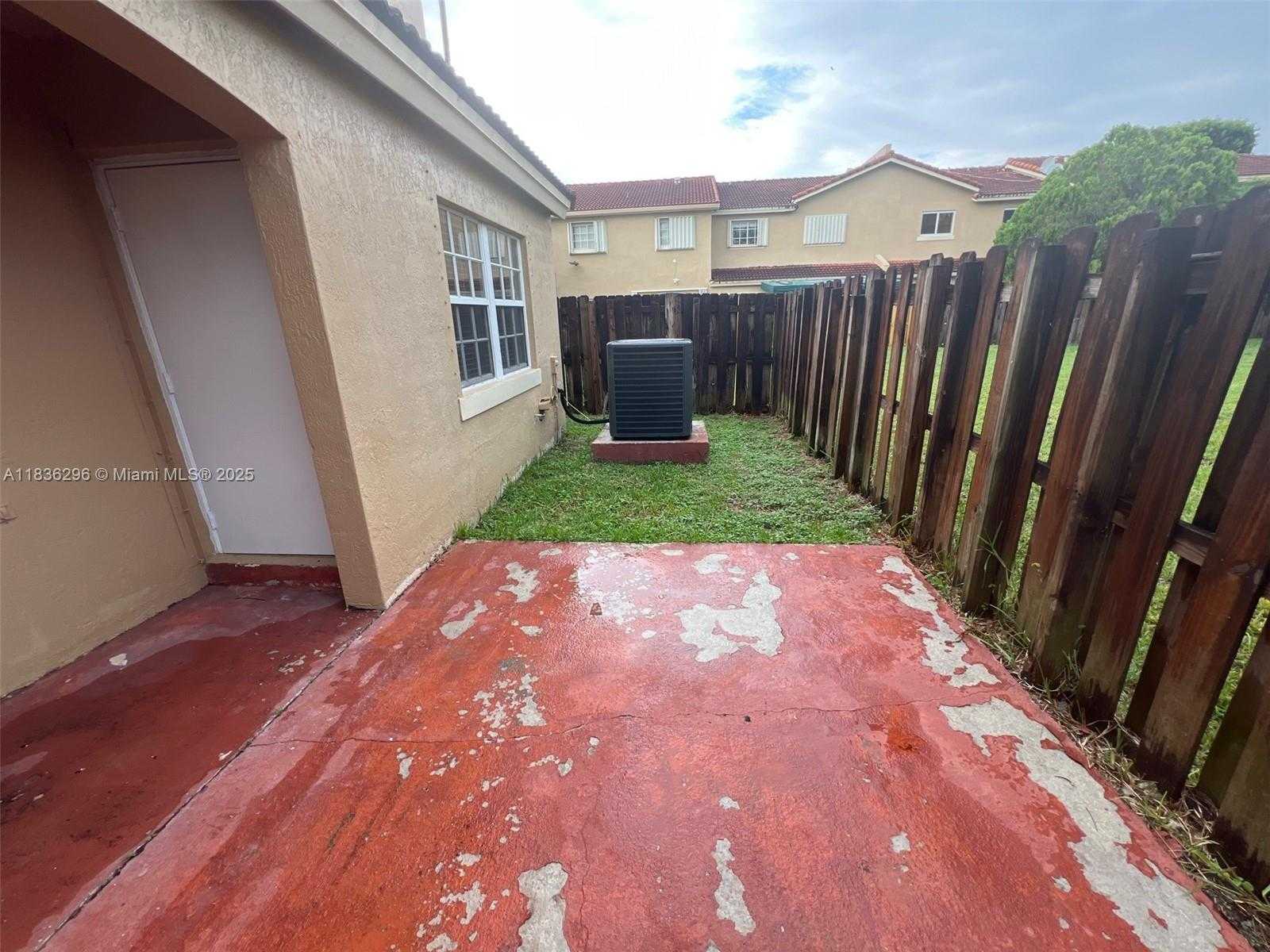 Small Image of 6865 SOUTH WEST 158TH PL, Miami Number 33