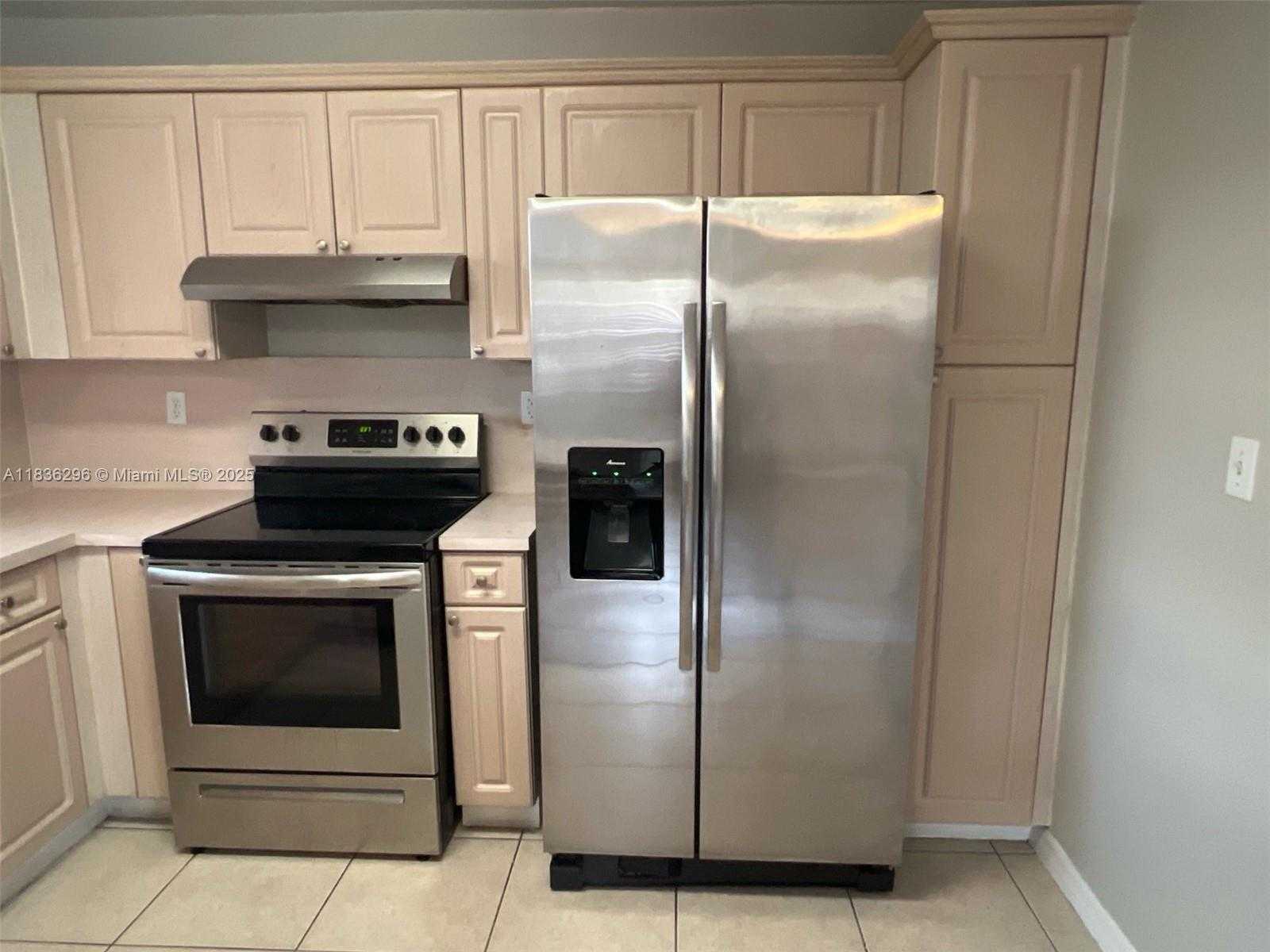 Small Image of 6865 SOUTH WEST 158TH PL, Miami Number 6