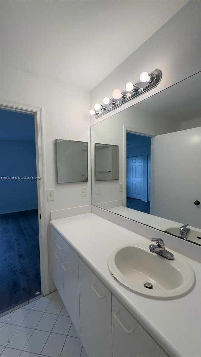 Small Image of 2487 CORDOBA BND, Weston Number 13